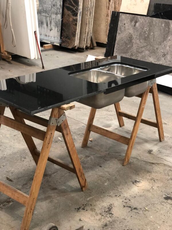 Mesada lista en Negro Absoluto - Imagen 4