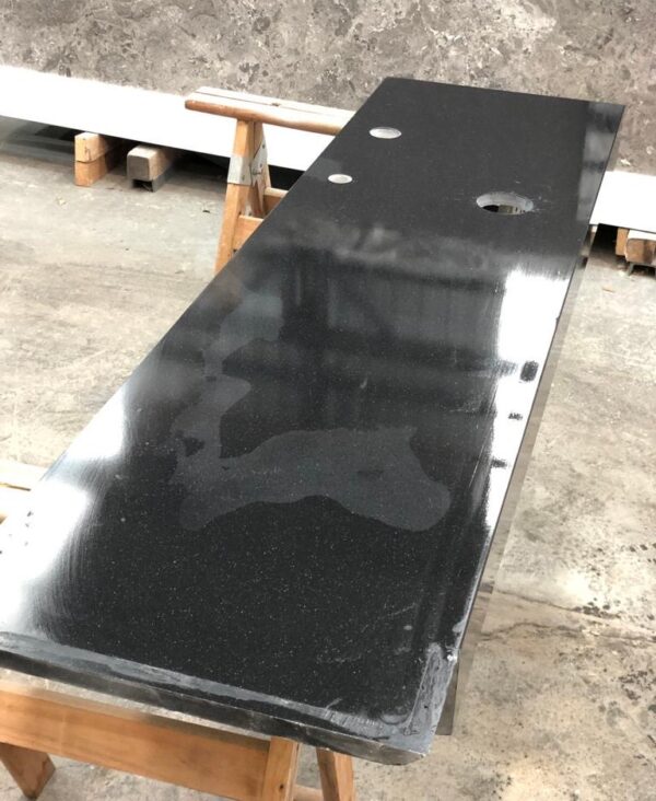 Mesada lista en Silestone Negro Tebas - Imagen 3