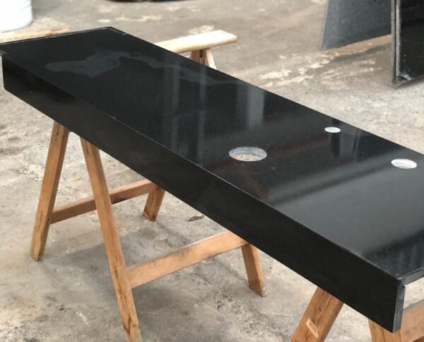 Mesada lista en Silestone Negro Tebas