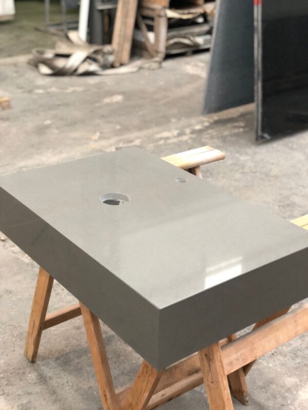 Mesada lista en Igneastone Dark Grey - Imagen 5